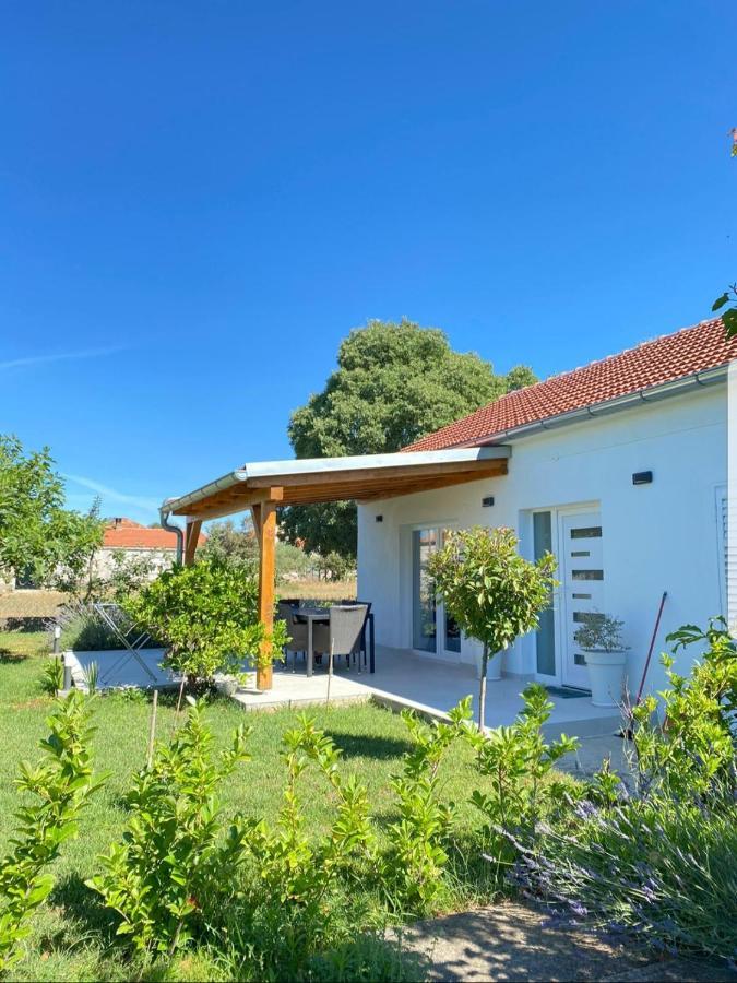 Holiday House Lucia Sukošan Esterno foto